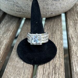 Elegant Silver Women's Ring with Clear Stones